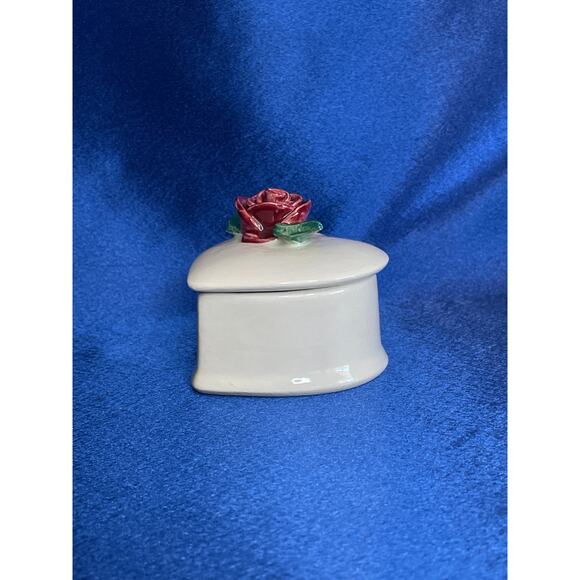 Mud Pie White Porcelain Heart Shape Trinket Dish with Red Rose - Picture 3 of 6